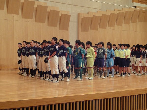 生徒総会・水戸市総合体育大会の壮行会が行われました。