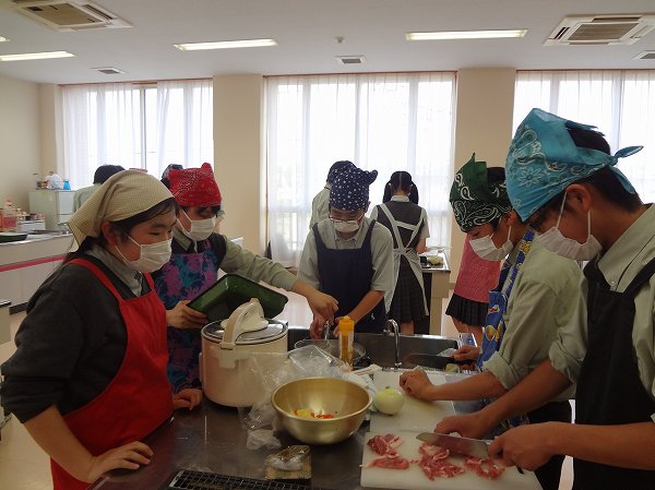 調理実習　“カレーをつくりました！”