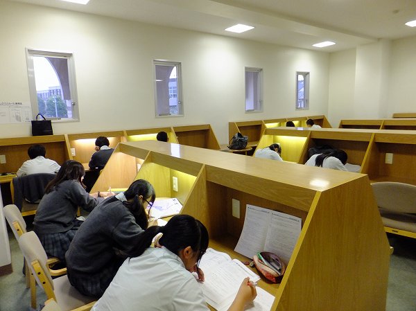 ３年生　スタディールームでの取り組み