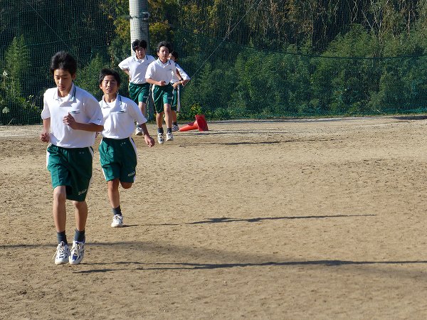 授業紹介（体育）～マラソン大会に向けて～