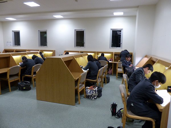 ３年生　受験に向けて猛勉強！！